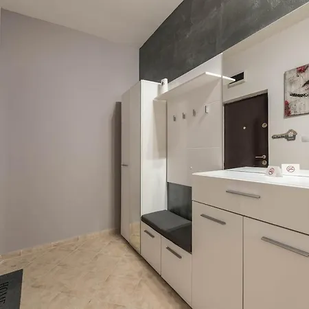 2 Bedroom Near Kabakum Apartment *