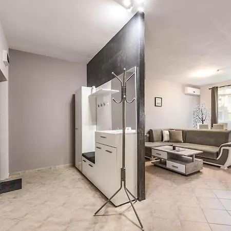 2 Bedroom Near Kabakum * Varna