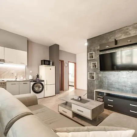 2 Bedroom Near Kabakum