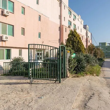 Apartment 2 Bedroom Near Kabakum Warna